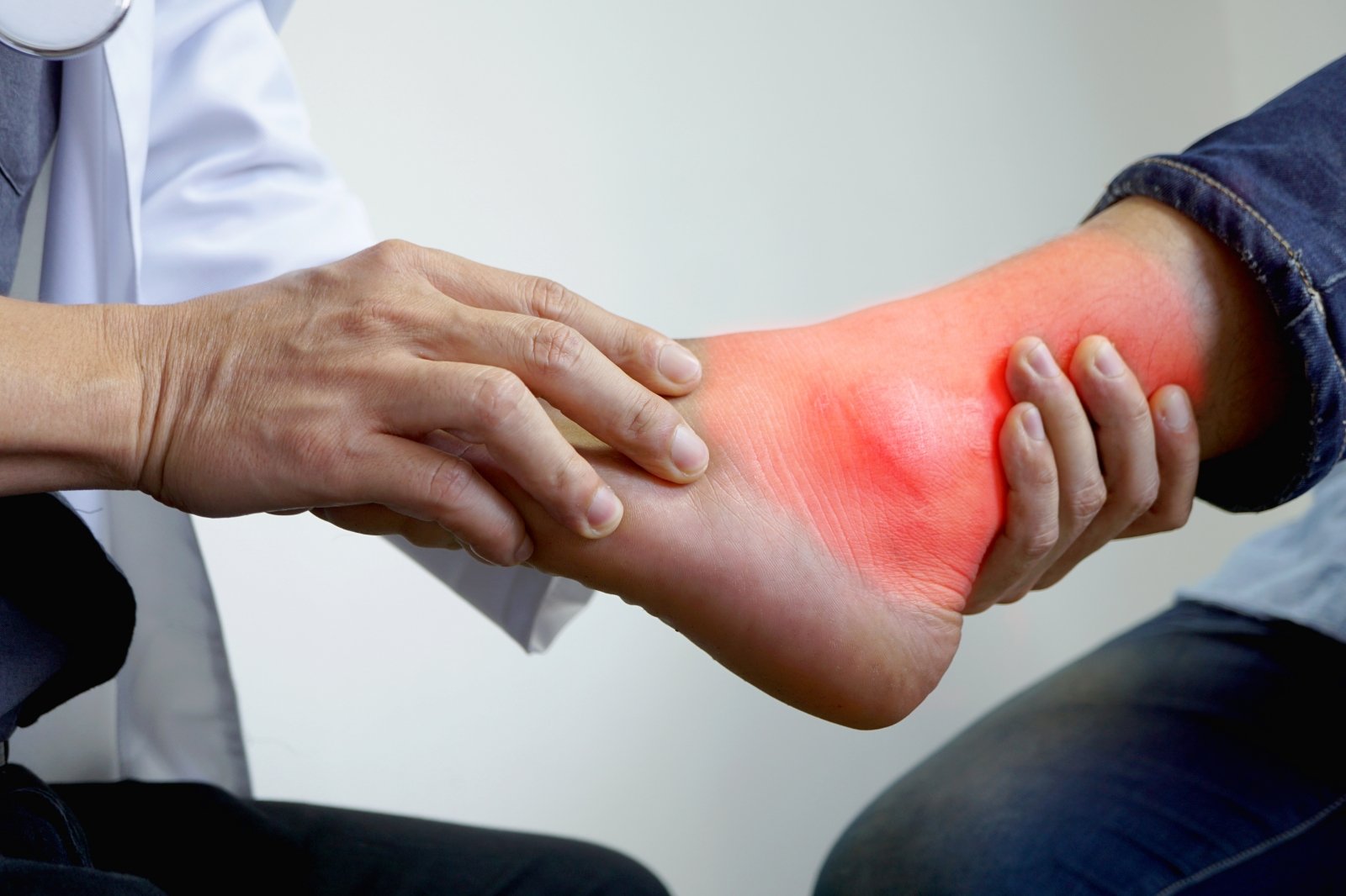 artritas nykščio pėdos gydymas