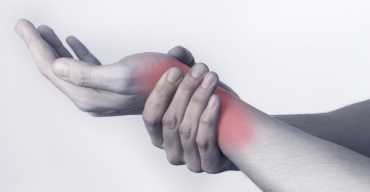skauda riešą kad padaryti gydymas nugaros skausmas į ryšulius ir sąnarių
