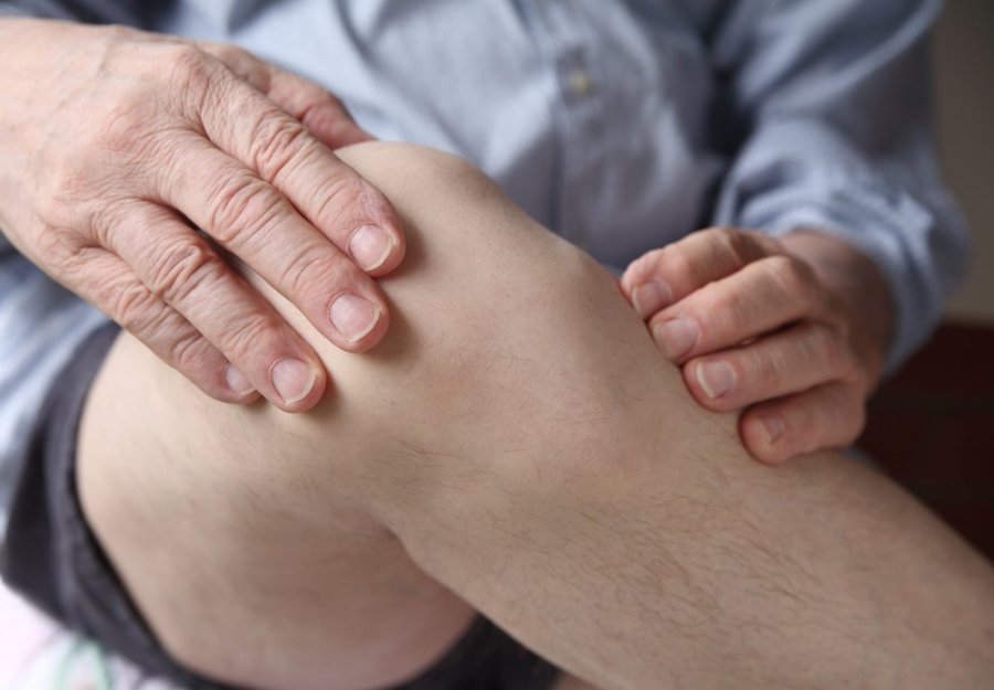 skauda sąnarių brinkti kulkšnies ligos jungtys pėdos gydymas